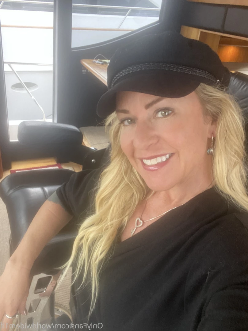 Swinger Step Mom [ swinging_mom_amie ] Onlyfans leaked photo 11101923 on Hotleaks.tv