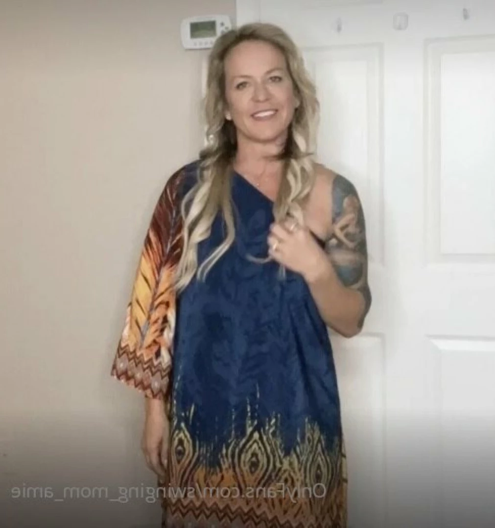 Swinger Step Mom [ swinging_mom_amie ] Onlyfans leaked photo 11101959 on Hotleaks.tv