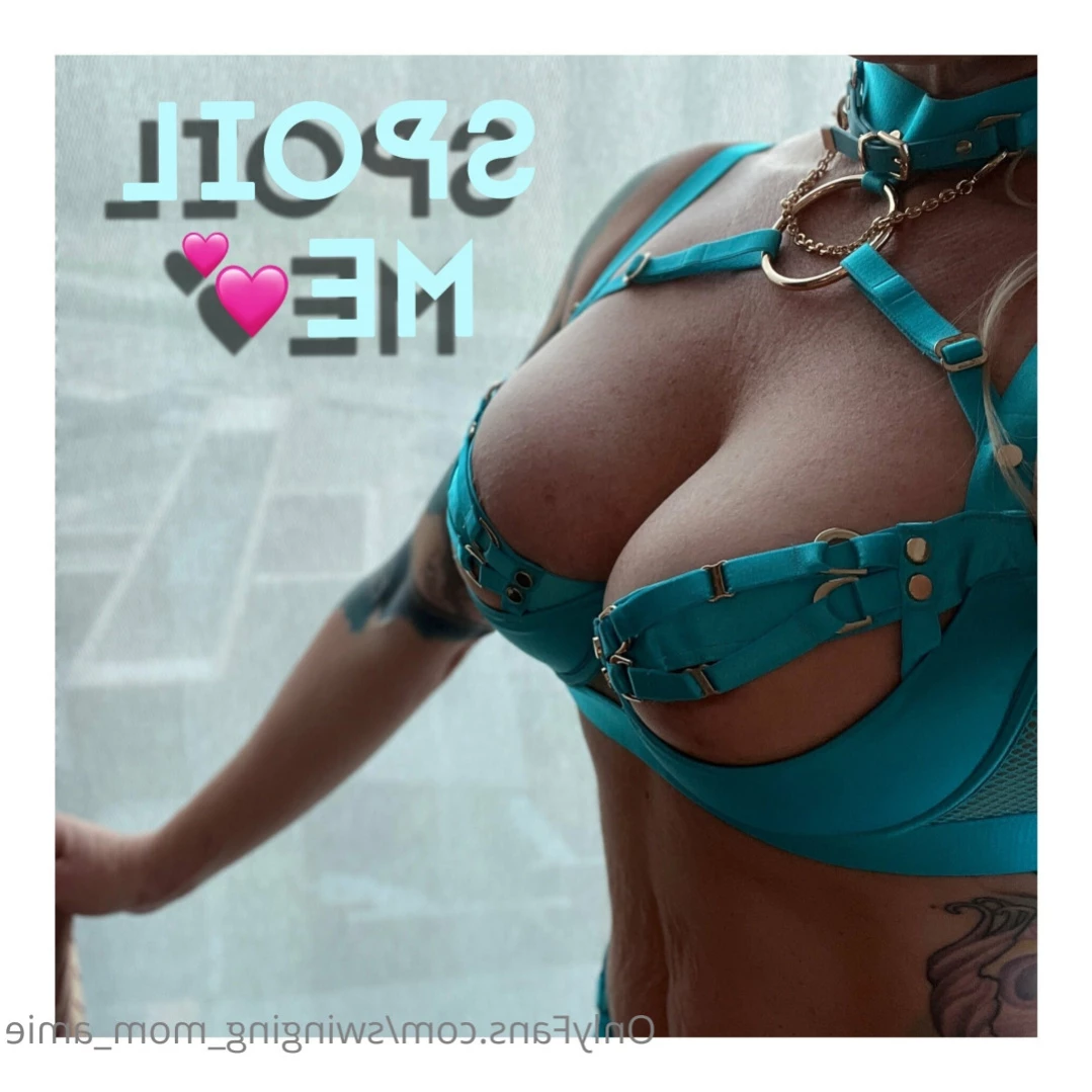 Swinger Step Mom [ swinging_mom_amie ] Onlyfans leaked photo 11102038 on Hotleaks.tv