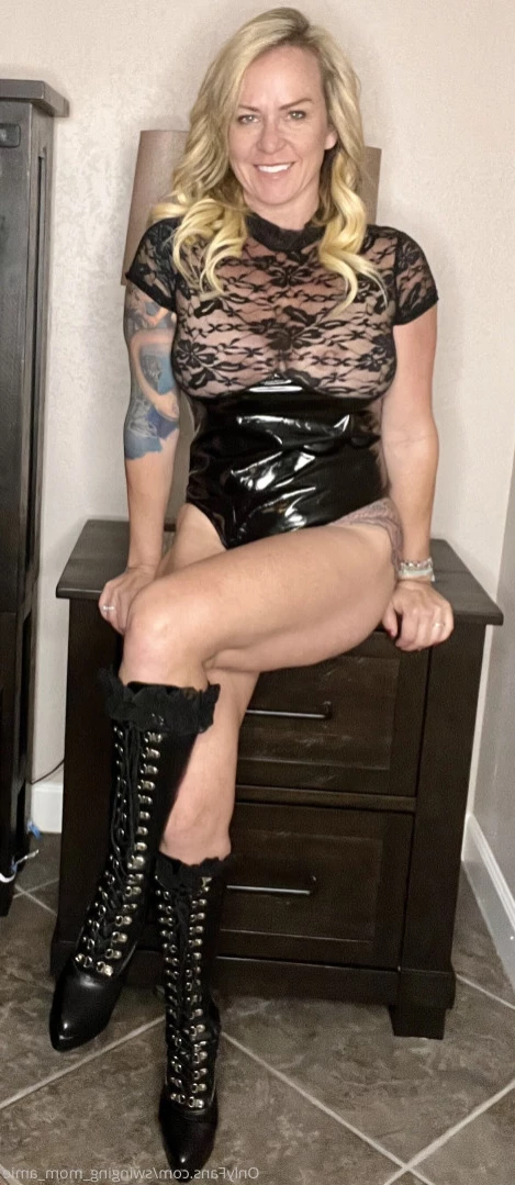 Swinger Step Mom [ swinging_mom_amie ] Onlyfans leaked photo 11102090 on Hotleaks.tv