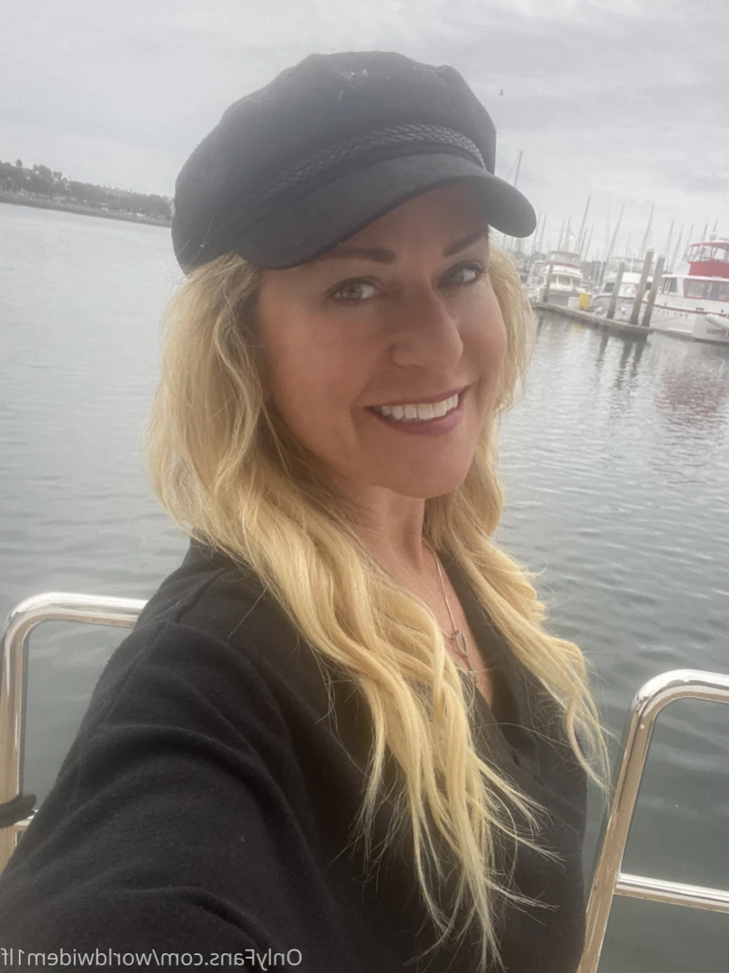 Swinger Step Mom [ swinging_mom_amie ] Onlyfans leaked photo 11102195 on Hotleaks.tv