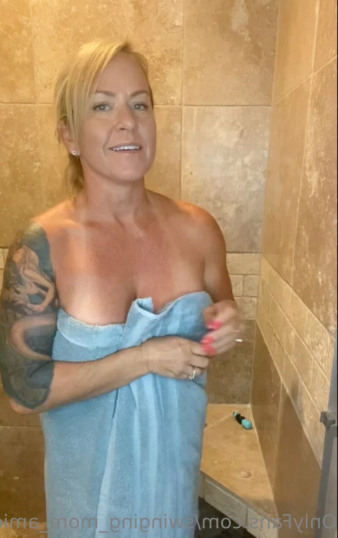 Swinger Step Mom [ swinging_mom_amie ] Onlyfans leaked photo 11102409 on Hotleaks.tv
