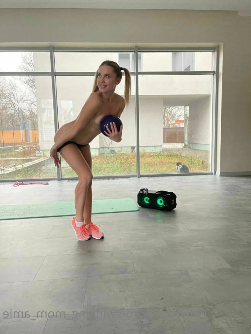 Swinger Step Mom [ swinging_mom_amie ] Onlyfans leaked photo 11102420 on Hotleaks.tv