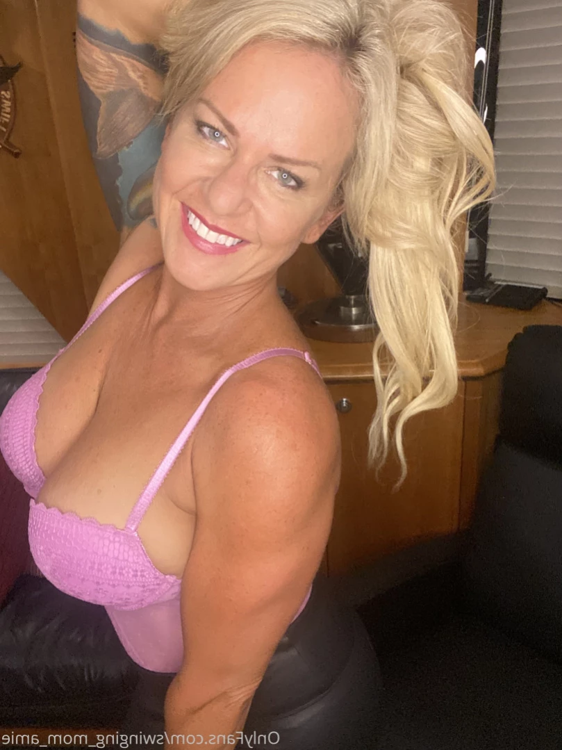 Swinger Step Mom [ swinging_mom_amie ] Onlyfans leaked photo 12896069 on Hotleaks.tv