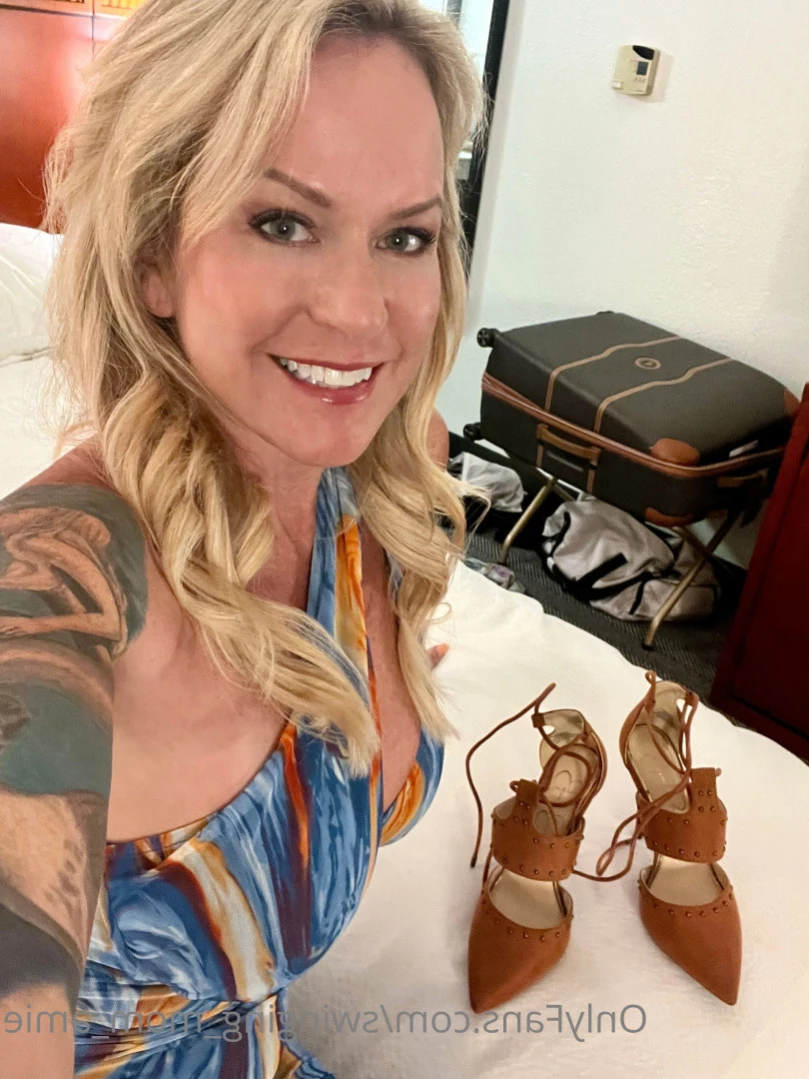Swinger Step Mom [ swinging_mom_amie ] Onlyfans leaked photo 13211230 on Hotleaks.tv
