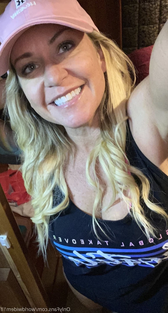 Swinger Step Mom [ swinging_mom_amie ] Onlyfans leaked photo 13548332 on Hotleaks.tv