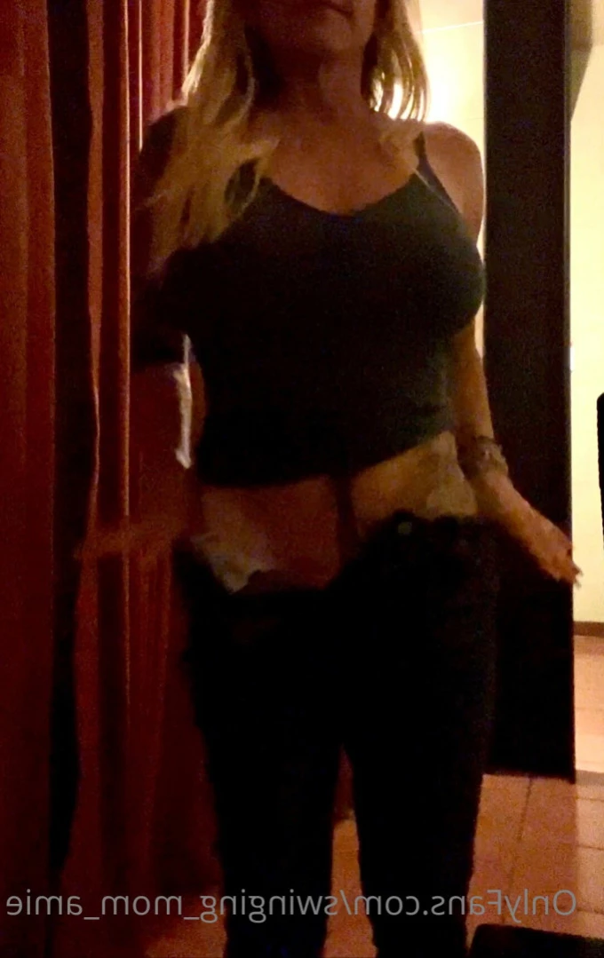 Swinger Step Mom [ swinging_mom_amie ] Onlyfans leaked photo 13631570 on Hotleaks.tv