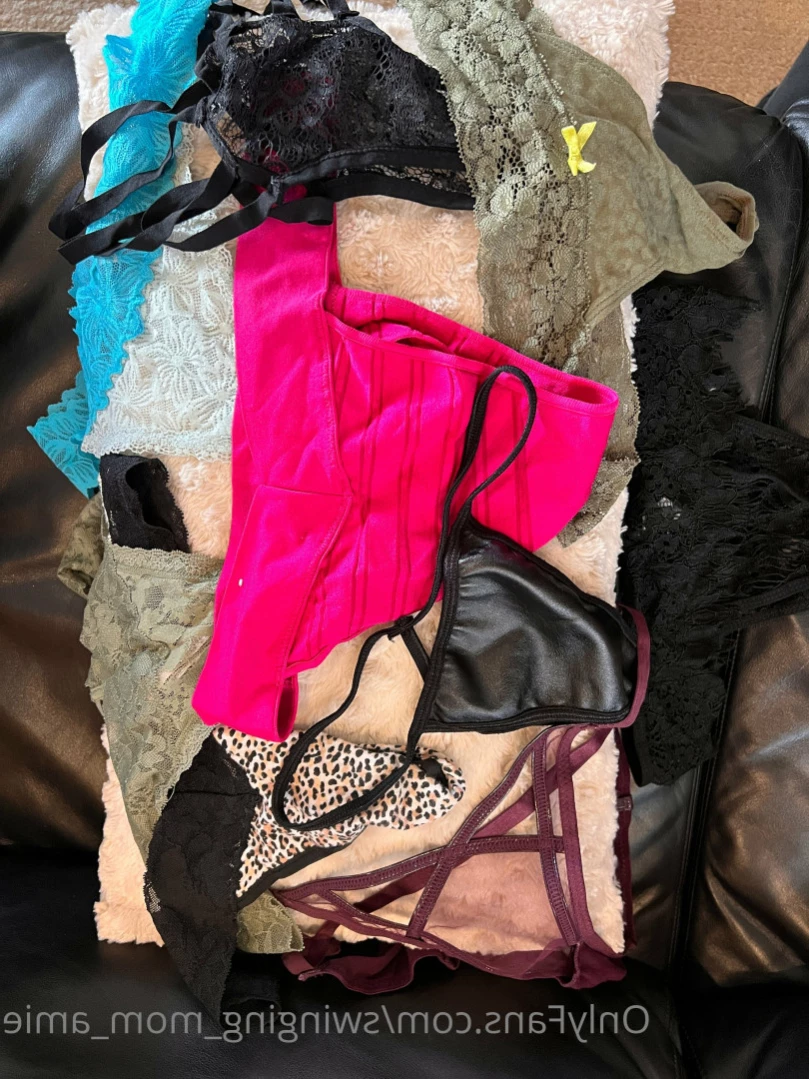 Swinger Step Mom [ swinging_mom_amie ] Onlyfans leaked photo 14132648 on Hotleaks.tv