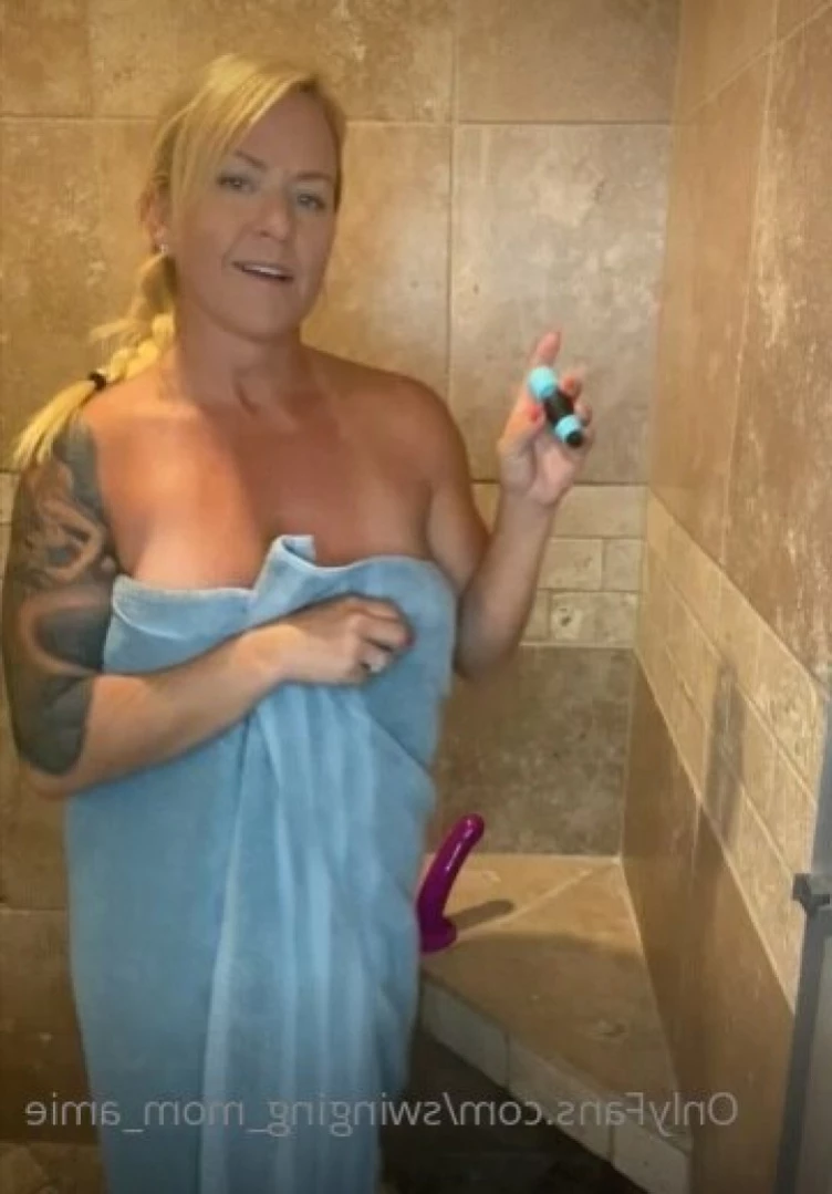 Swinger Step Mom [ swinging_mom_amie ] Onlyfans leaked photo 14132758 on Hotleaks.tv