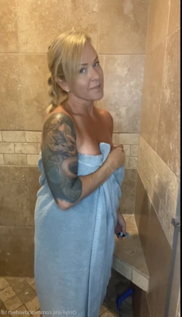 Swinger Step Mom [ swinging_mom_amie ] Onlyfans leaked photo 14132782 on Hotleaks.tv