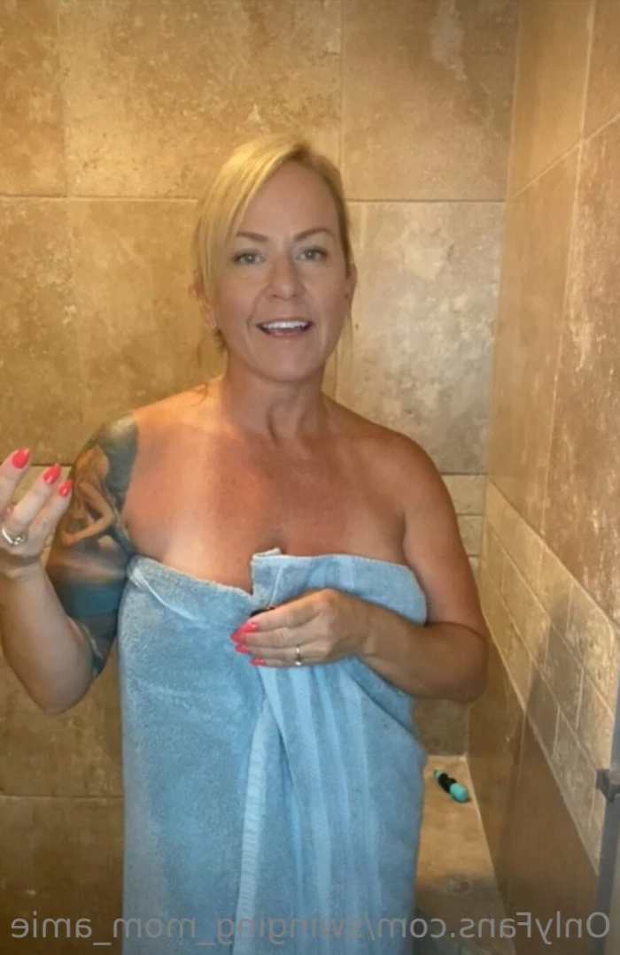 Swinger Step Mom [ swinging_mom_amie ] Onlyfans leaked photo 14817213 on Hotleaks.tv