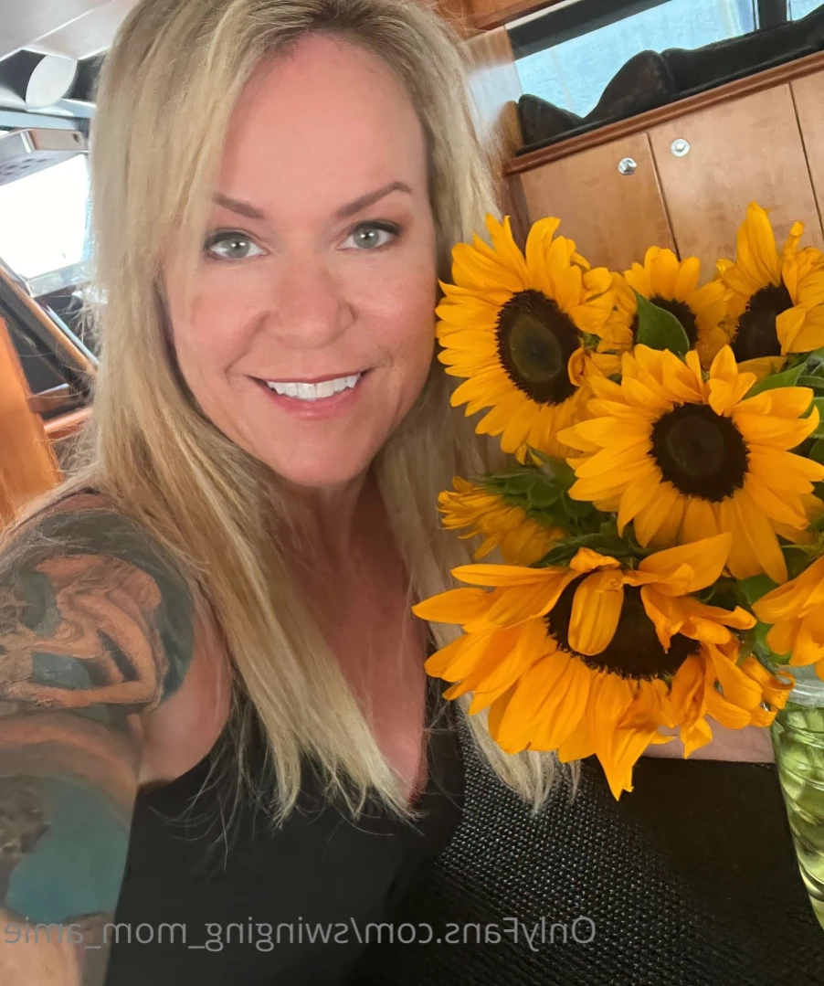 Swinger Step Mom [ swinging_mom_amie ] Onlyfans leaked photo 14851902 on Hotleaks.tv