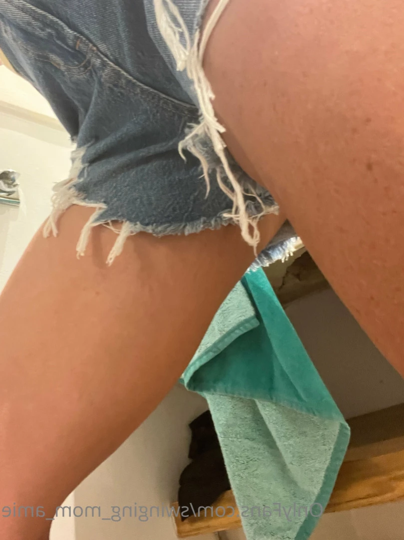 Swinger Step Mom [ swinging_mom_amie ] Onlyfans leaked photo 15101032 on Hotleaks.tv