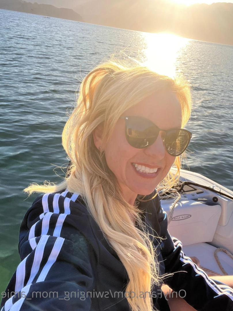 Swinger Step Mom [ swinging_mom_amie ] Onlyfans leaked photo 15385828 on Hotleaks.tv
