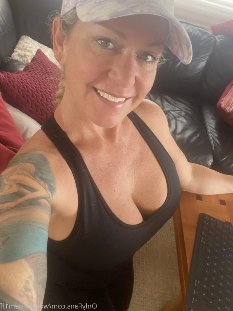Swinger Step Mom [ swinging_mom_amie ] Onlyfans leaked photo 15386619 on Hotleaks.tv