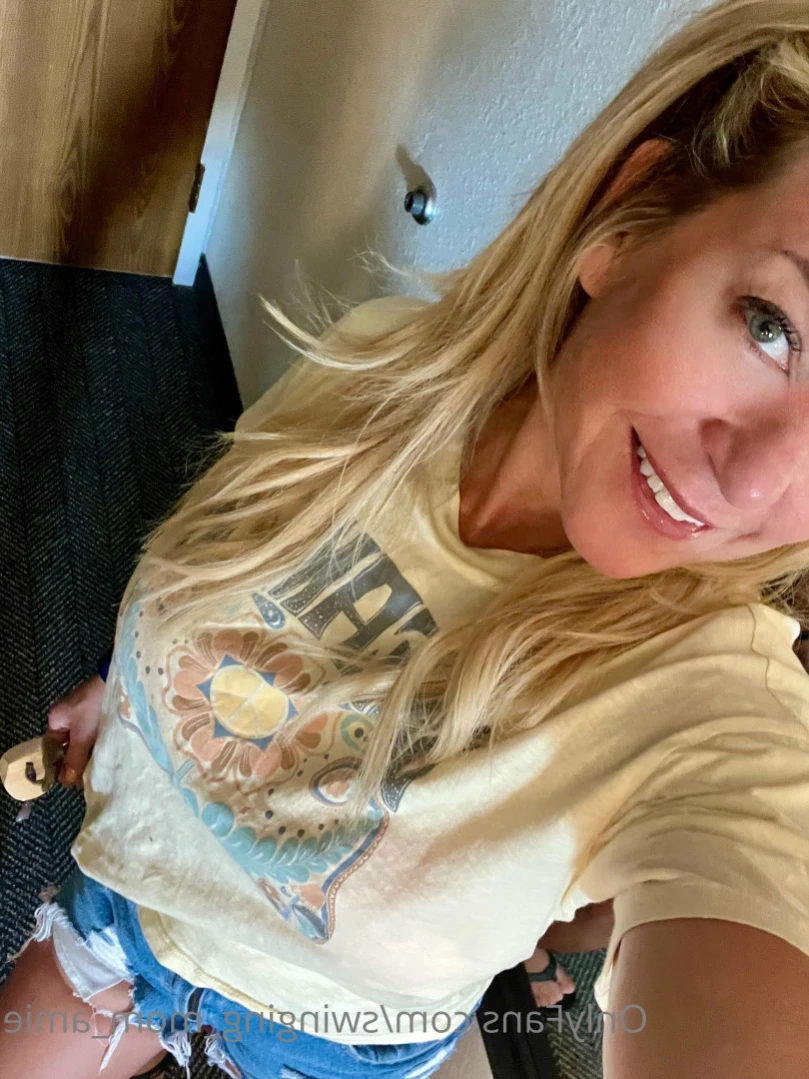 Swinger Step Mom [ swinging_mom_amie ] Onlyfans leaked photo 15559342 on Hotleaks.tv