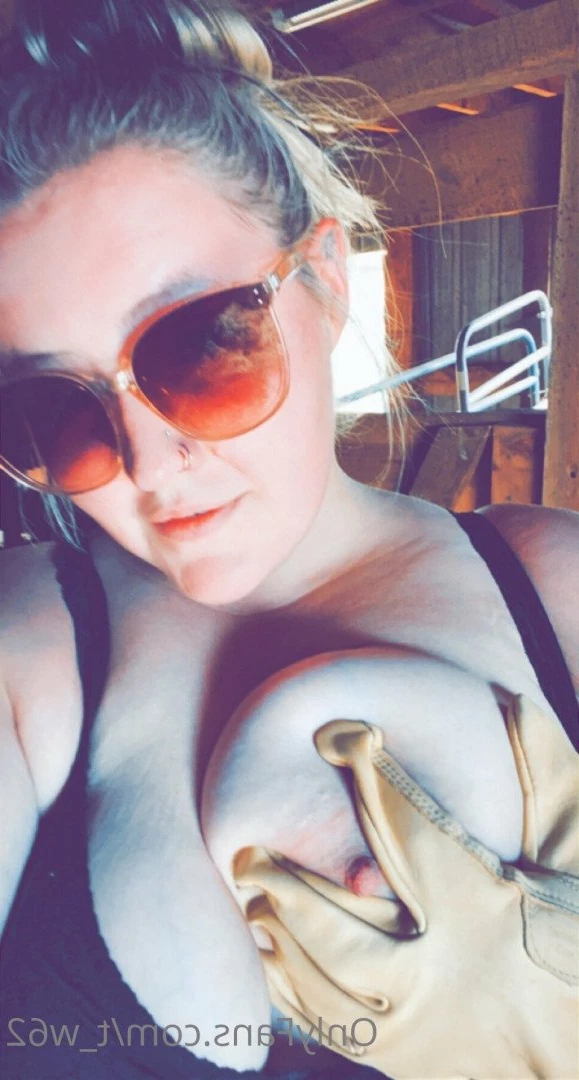 That girl T [ thick_to_a_t ] Onlyfans leaked photo 4961521 on Hotleaks.tv