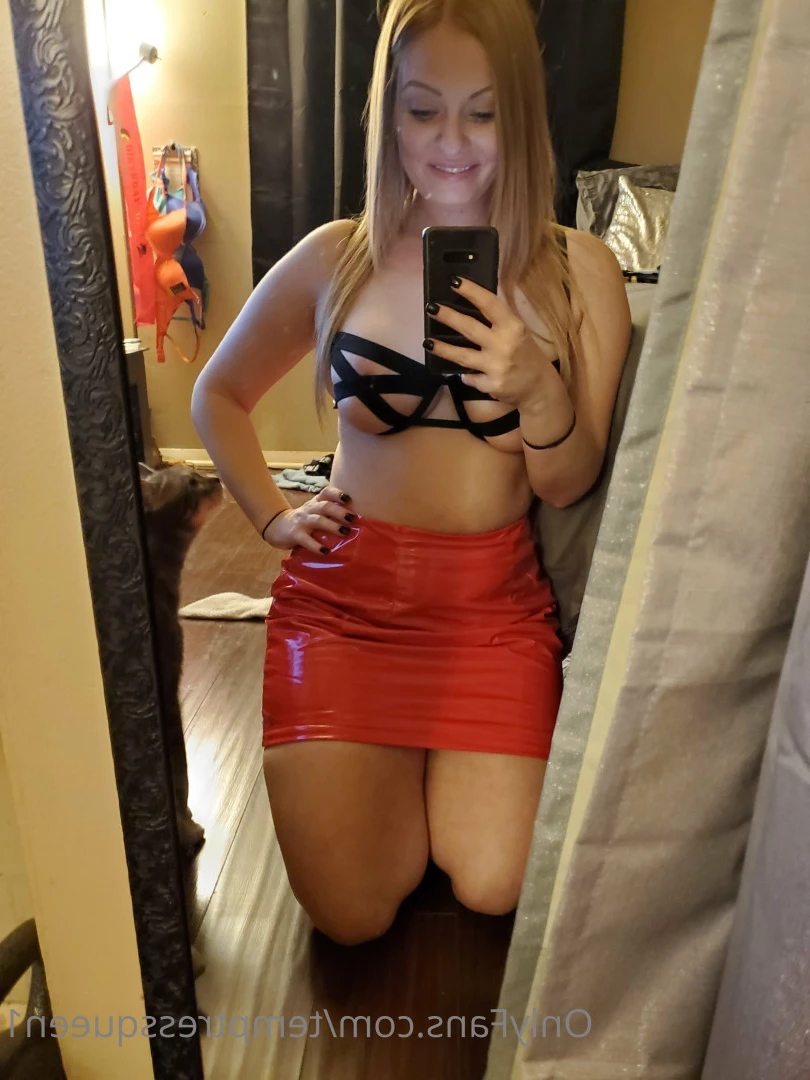 ♠️The queen of bbc♠️ + solo content🔥 [ temptressqueen1 ] Onlyfans leaked photo 9245381 on Hotleaks.tv
