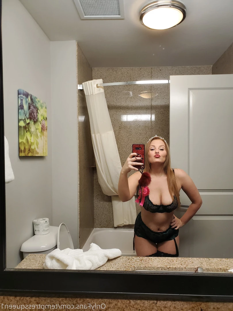 ♠️The queen of bbc♠️ + solo content🔥 [ temptressqueen1 ] Onlyfans leaked photo 9246406 on Hotleaks.tv