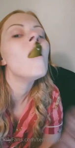 10558979