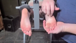 Texas Tickling [ texasfetishcustoms ] Onlyfans leaked video 5404875 on Hotleaks.tv