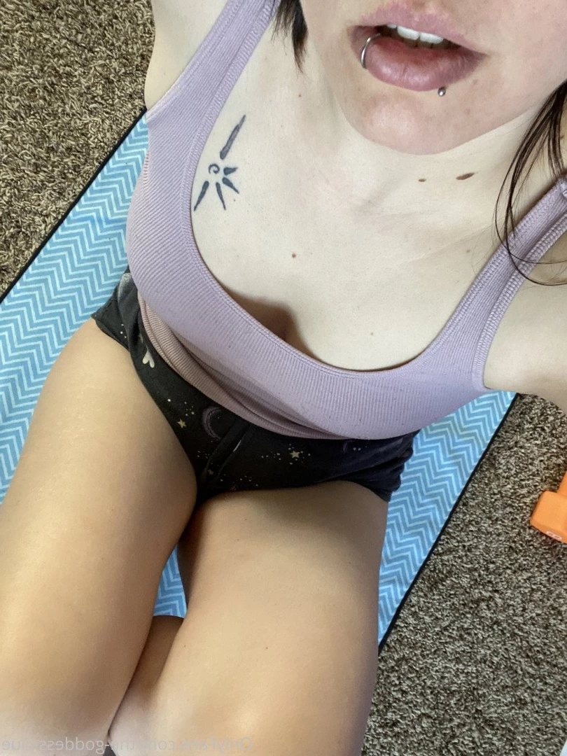 The Goddess Clue [ the-goddess-clue ] Onlyfans leaked photo 4881891 on Hotleaks.tv