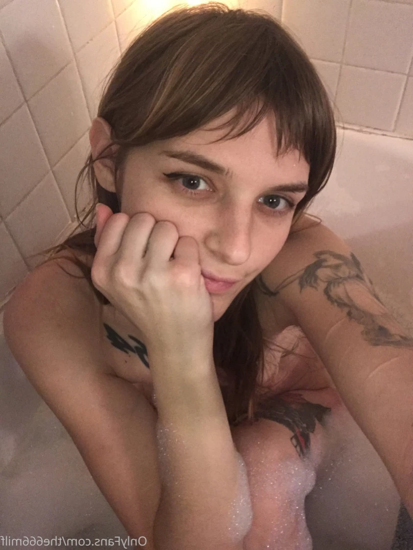 Paris Bush ♡BUTT STUFF 🍑🍩 [ parisbush ] Onlyfans leaked photo 15714696 on Hotleaks.tv