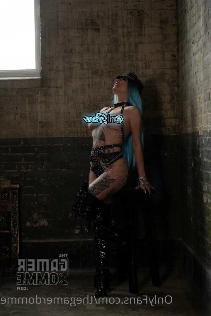 Hazel Roots IS THE GAMER DOMME [ thegamerdomme ] Onlyfans leaked photo 4861800 on Hotleaks.tv