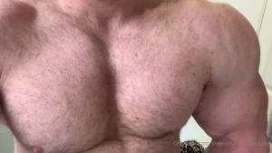 The masked bodybuider [ themaskedbodybuilder ] Onlyfans leaked video 5422051 on Hotleaks.tv