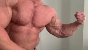 The masked bodybuider [ themaskedbodybuilder ] Onlyfans leaked video 5422149 on Hotleaks.tv