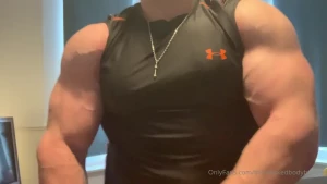The masked bodybuider [ themaskedbodybuilder ] Onlyfans leaked video 5422315 on Hotleaks.tv