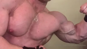 The masked bodybuider [ themaskedbodybuilder ] Onlyfans leaked video 5422316 on Hotleaks.tv