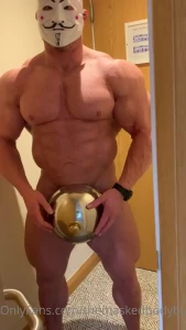 The masked bodybuider [ themaskedbodybuilder ] Onlyfans leaked video 5422325 on Hotleaks.tv