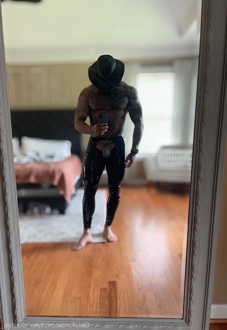 Durden [ tyler_durden_ ] Onlyfans leaked photo 10807427 on Hotleaks.tv
