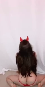 10557195