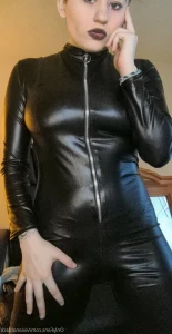 10556697