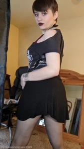 10557572