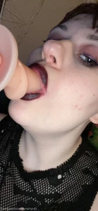 10557796