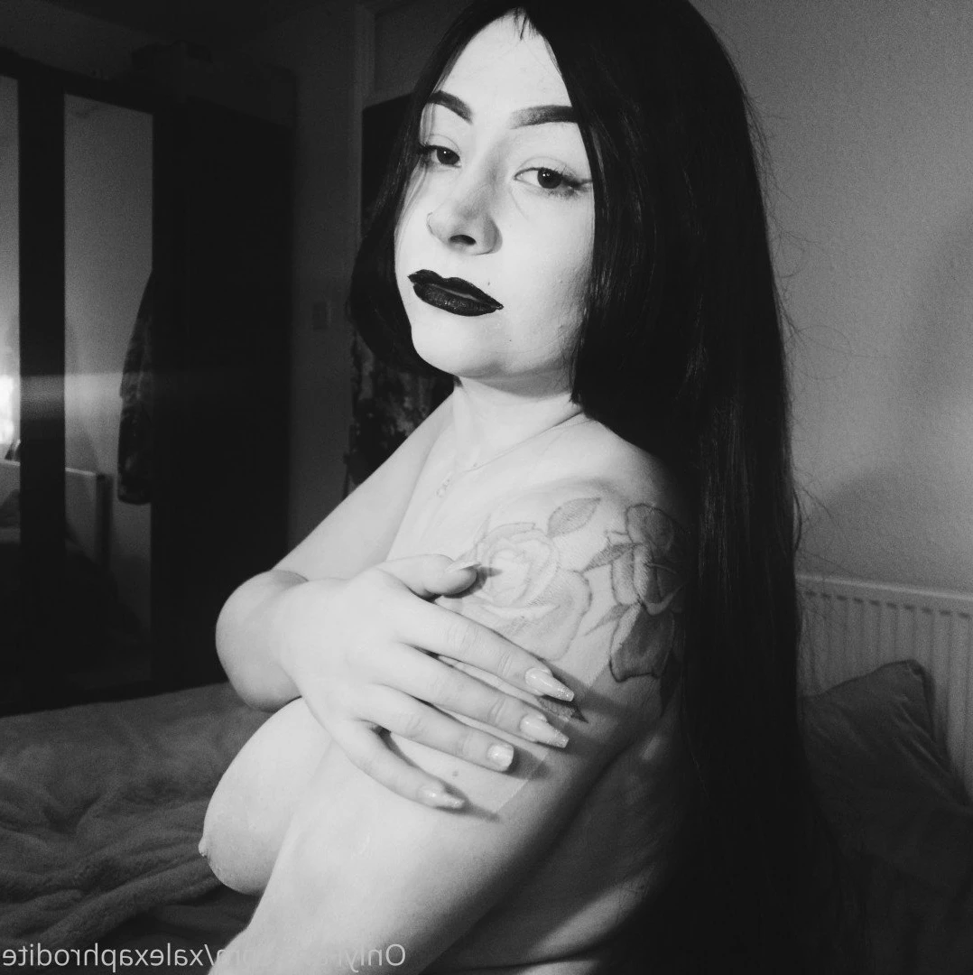 alex 🖤👻 read my bio!! [ xalexaddams ] Onlyfans leaked photo 4763329 on Hotleaks.tv