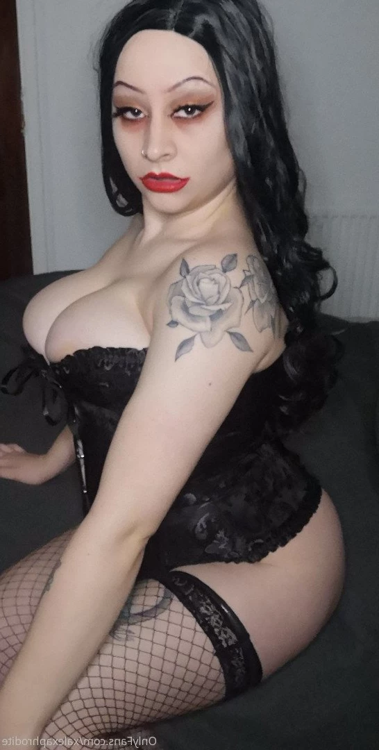 alex 🖤👻 read my bio!! [ xalexaddams ] Onlyfans leaked photo 4763439 on Hotleaks.tv