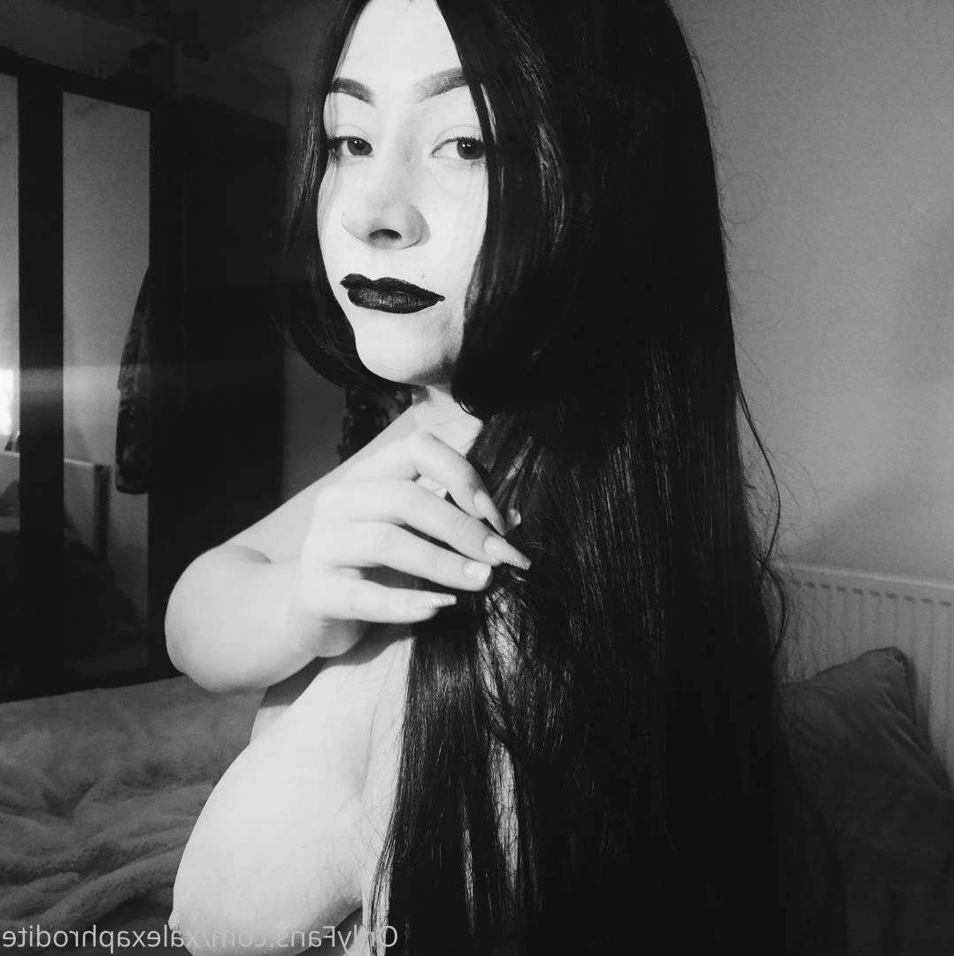alex 🖤👻 read my bio!! [ xalexaddams ] Onlyfans leaked photo 4763469 on Hotleaks.tv