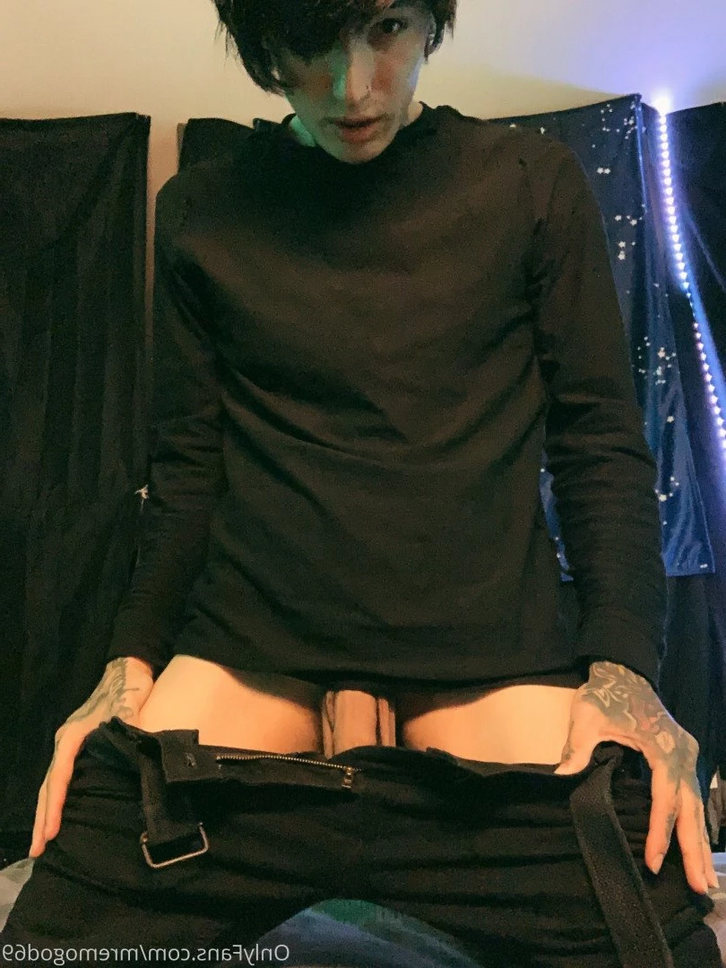 Chris December [ xxchrissdecemberxx ] Onlyfans leaked photo 4756775 on Hotleaks.tv