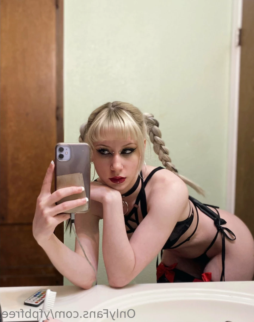 𝒱𝒾𝓁𝓁𝒶𝓃𝑒𝓁𝓁𝑒 [ yfpbfree ] Onlyfans leaked photo 11046534 on Hotleaks.tv