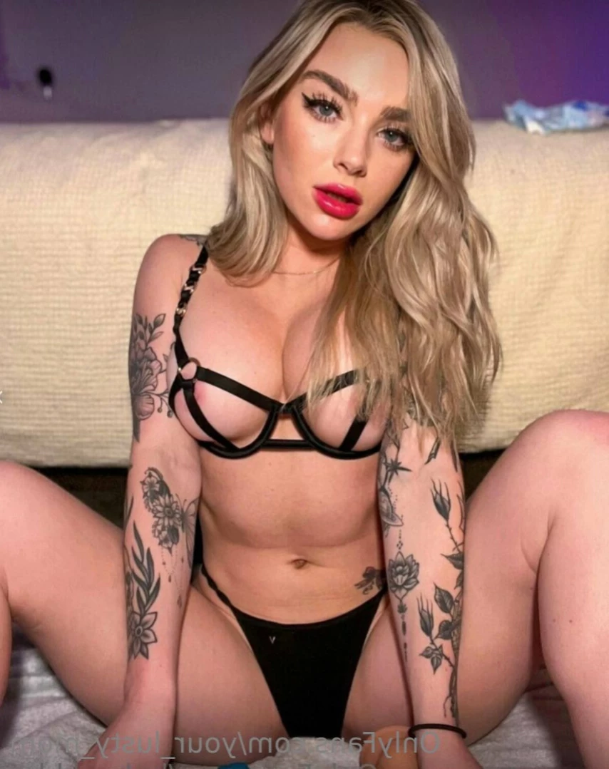 Mommy Lust [ your_lusty_mom ] Onlyfans leaked photo 15833923 on Hotleaks.tv