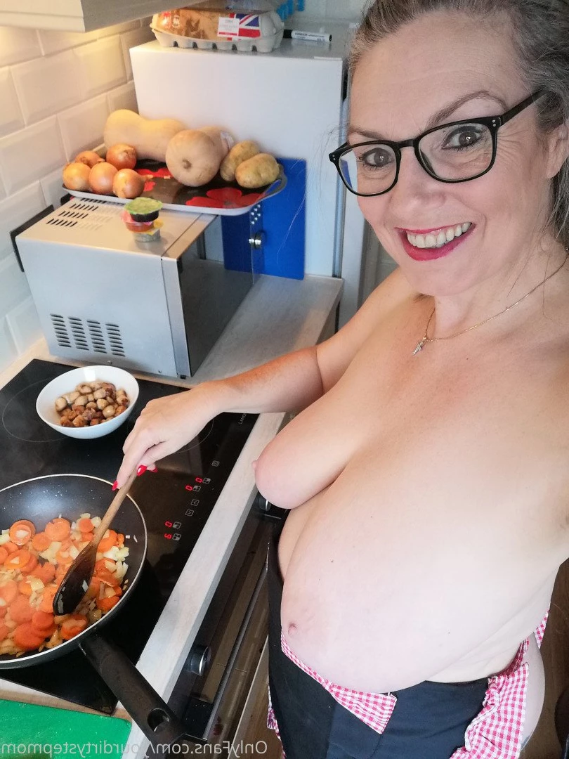 👩🏻‍❤️‍💋‍👨🏼Your Pay As You Go Girlfriend [ payasyougogirlfriend ] Onlyfans leaked photo 4754452 on Hotleaks.tv