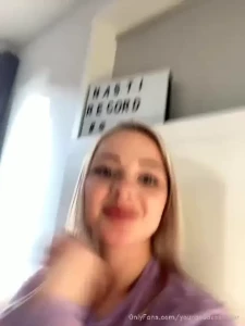 10556754