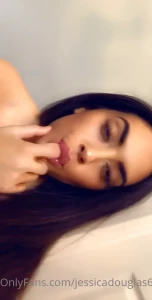 9587832