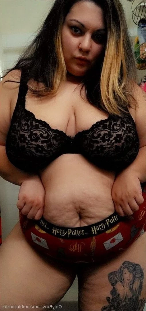 Zₒₘbᵢₑ Cₒₒₖᵢₑₛ [ zombiecookies ] Onlyfans leaked photo 4748608 on Hotleaks.tv