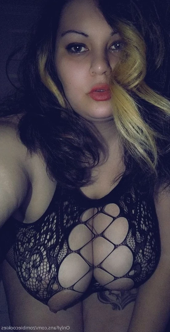 Zₒₘbᵢₑ Cₒₒₖᵢₑₛ [ zombiecookies ] Onlyfans leaked photo 4748701 on Hotleaks.tv