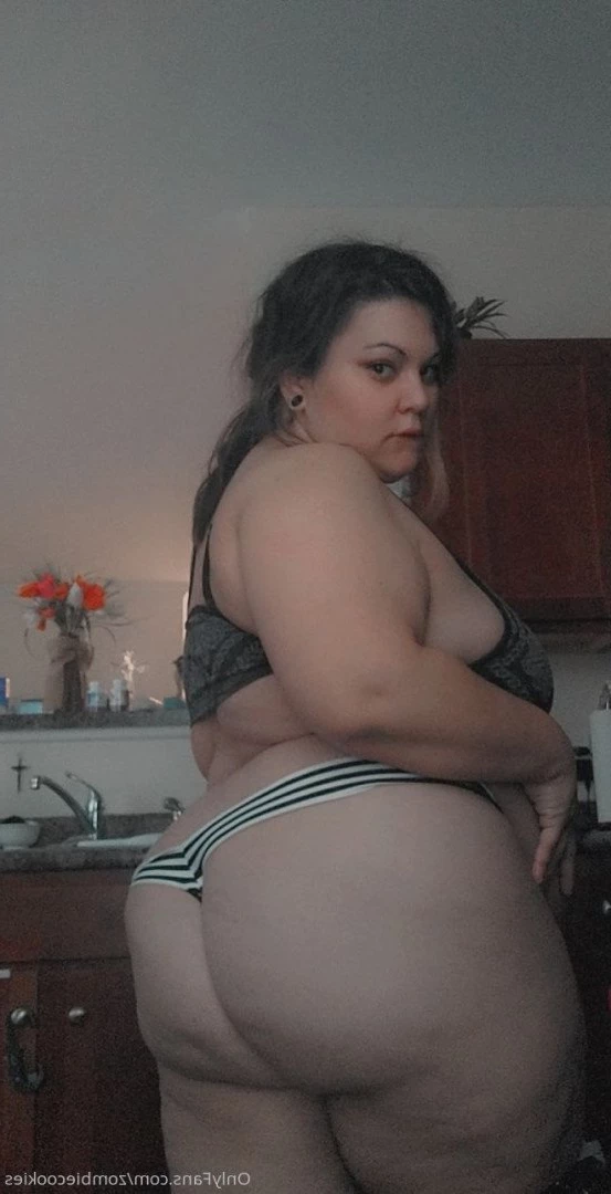 Zₒₘbᵢₑ Cₒₒₖᵢₑₛ [ zombiecookies ] Onlyfans leaked photo 4748798 on Hotleaks.tv